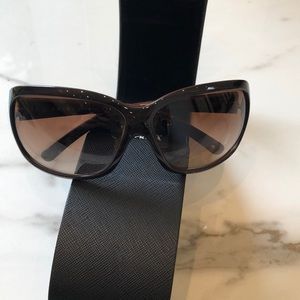 Prada sunglasses with case 🕶